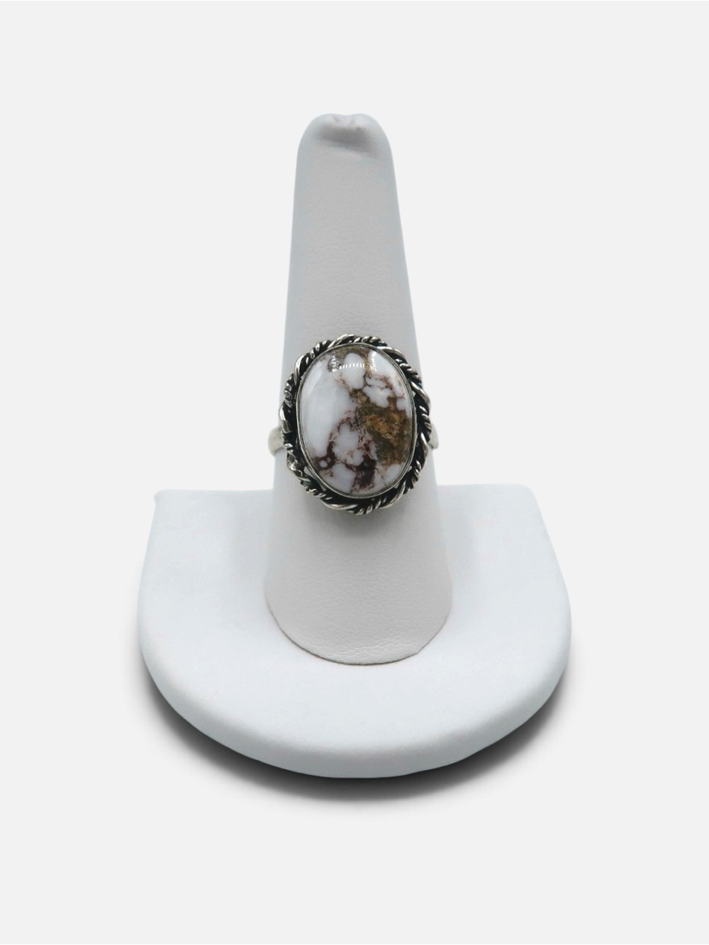 VINTAGE WHITE BUFFALO RING - Picture 3 of 3